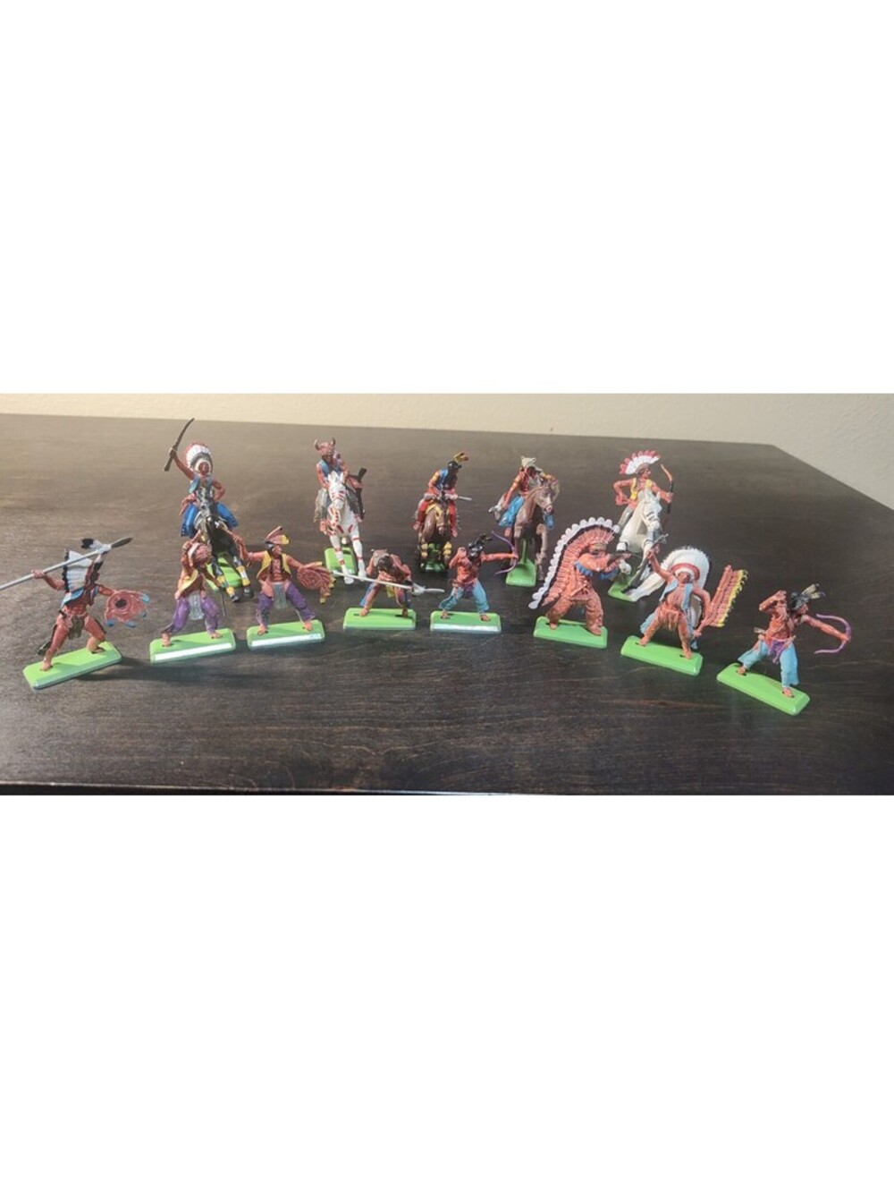 Britains Deetail #7539 #7540 Sioux Indians 13 Figures 5 Mounted 8 Foot England